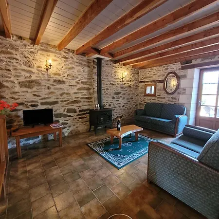 Charming And Spacious With Shared Pool Saint-Saud-Lacoussière