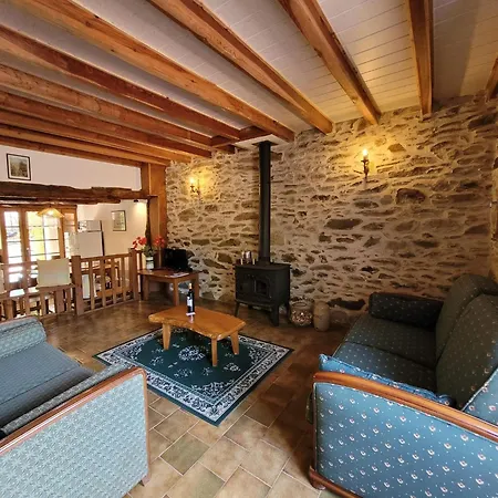 Charming And Spacious With Shared Pool