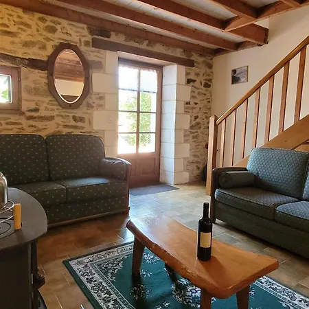 Charming And Spacious With Shared Pool * Saint-Saud-Lacoussière