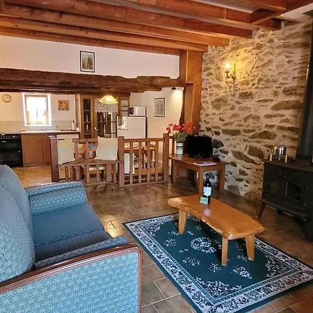 Charming And Spacious With Shared Pool * Saint-Saud-Lacoussière
