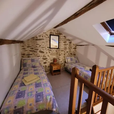 Charming And Spacious With Shared Pool *
