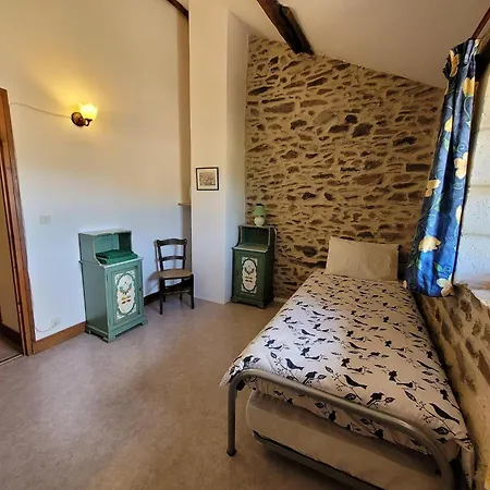 Vakantiehuis Charming And Spacious With Shared Pool Saint-Saud-Lacoussière